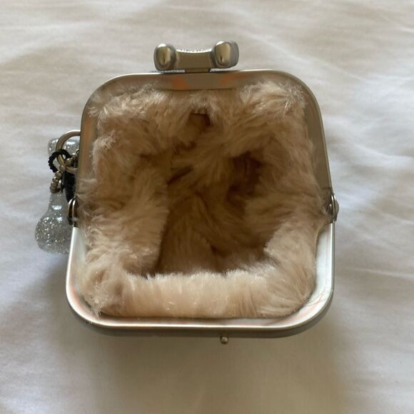 FUZZY NATION Women’s Coin Purse - Picture 1 of 7